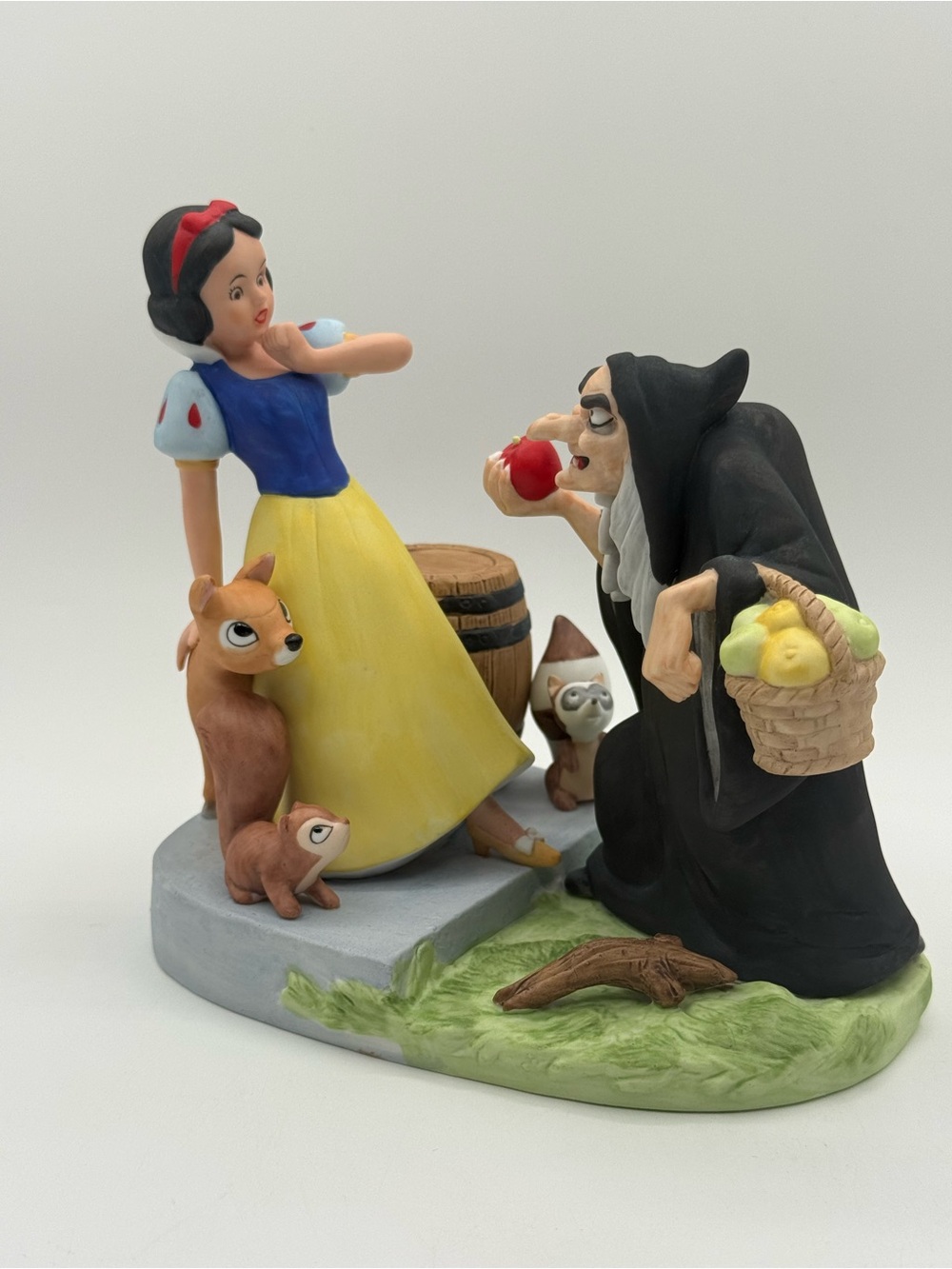 Vintage 1985 Disney Grolier Snow White Evil Witch Heroes Villains LE Figurine